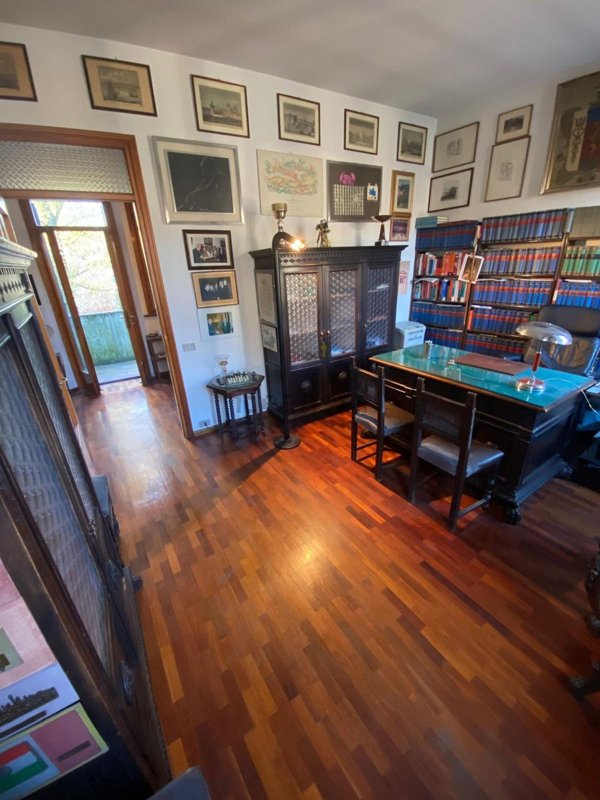 casa indipendente in vendita a Ferrara in zona Centro Storico