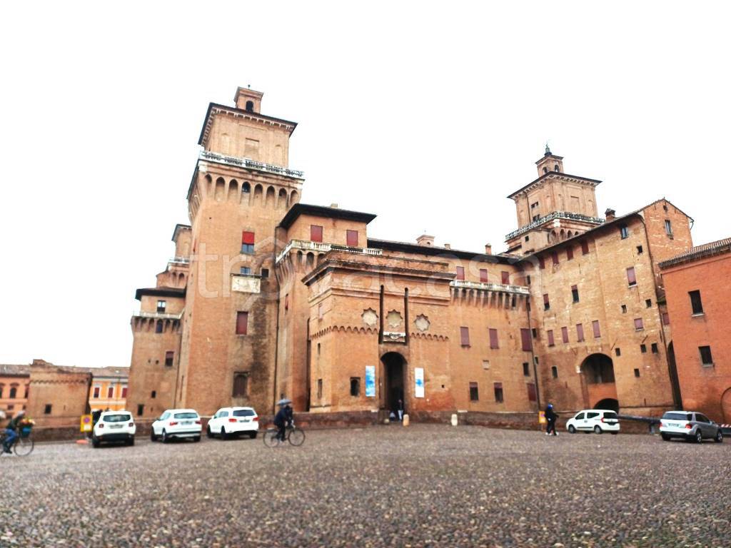 negozio in vendita a Ferrara in zona Centro Storico