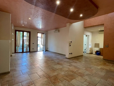 casa indipendente in vendita a Ferrara in zona Centro Storico