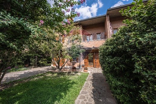 casa indipendente in vendita a Ferrara in zona Centro Storico