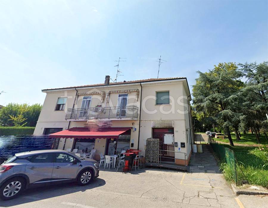 negozio in vendita a Ferrara in zona Chiesuol del Fosso