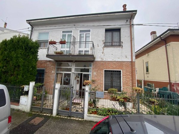 casa indipendente in vendita a Ferrara in zona Porotto / Cassana