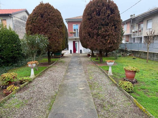 casa indipendente in vendita a Ferrara in zona Porotto / Cassana