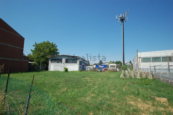 capannone in vendita a Ferrara