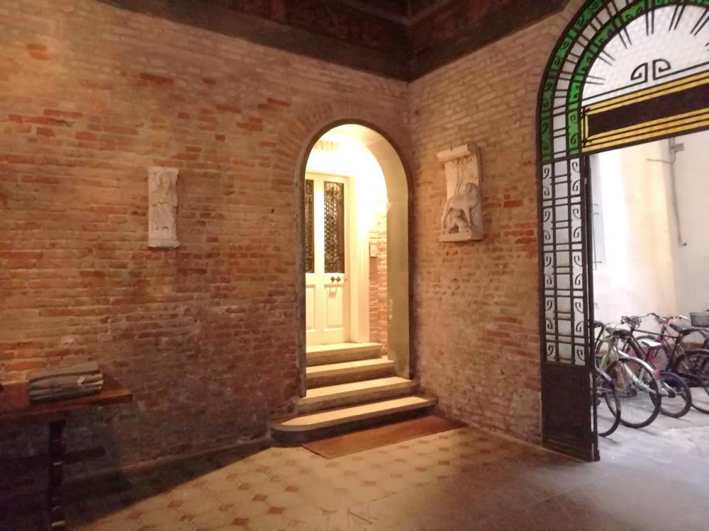 appartamento in vendita a Ferrara in zona Centro Storico