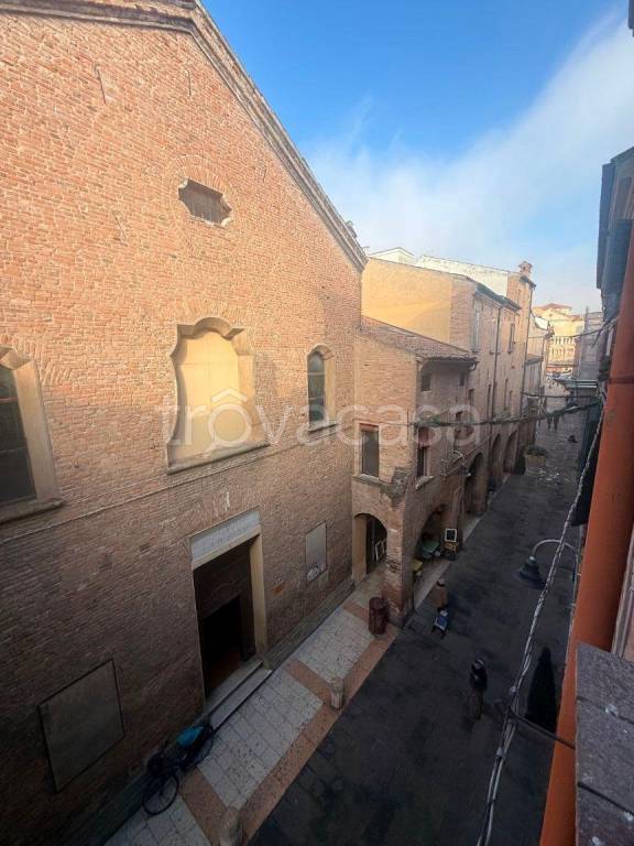 appartamento in vendita a Ferrara in zona Centro Storico