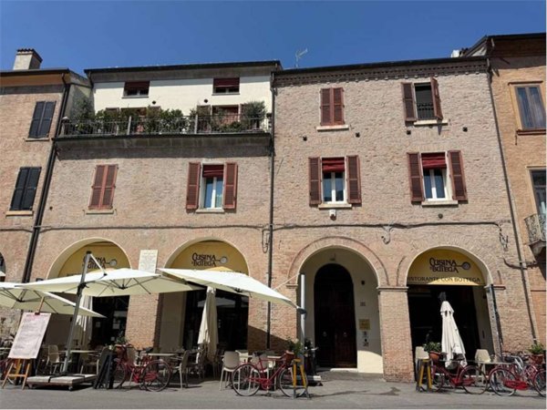 appartamento in vendita a Ferrara in zona Centro Storico