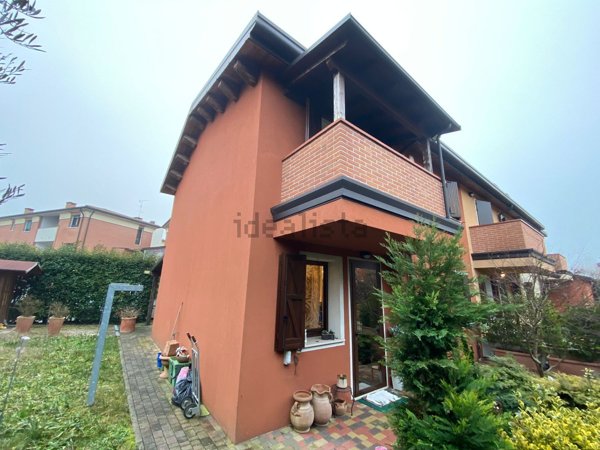 casa indipendente in vendita a Ferrara in zona San Martino