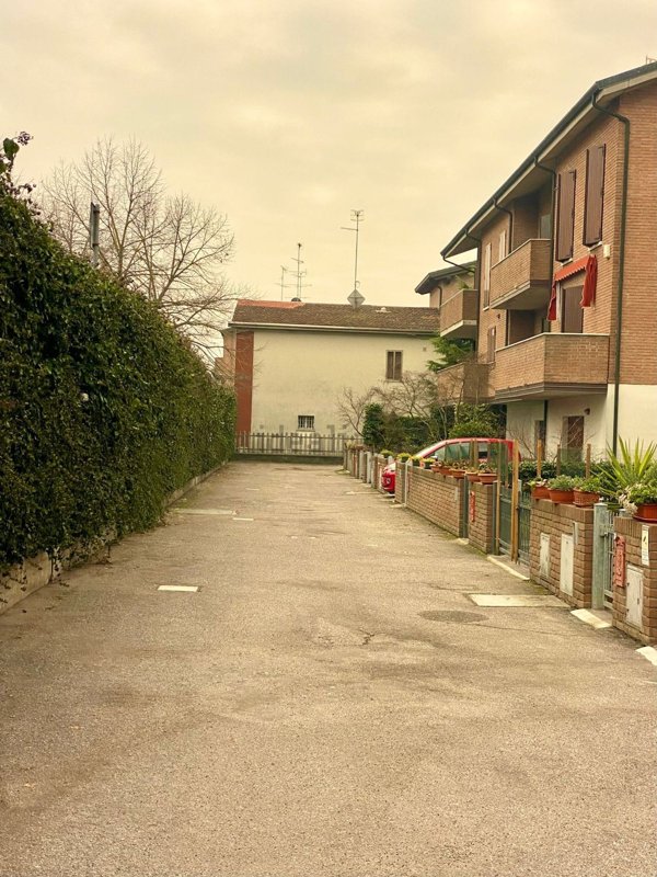 casa indipendente in vendita a Ferrara