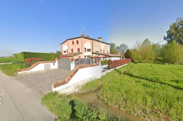 casa indipendente in vendita a Ferrara