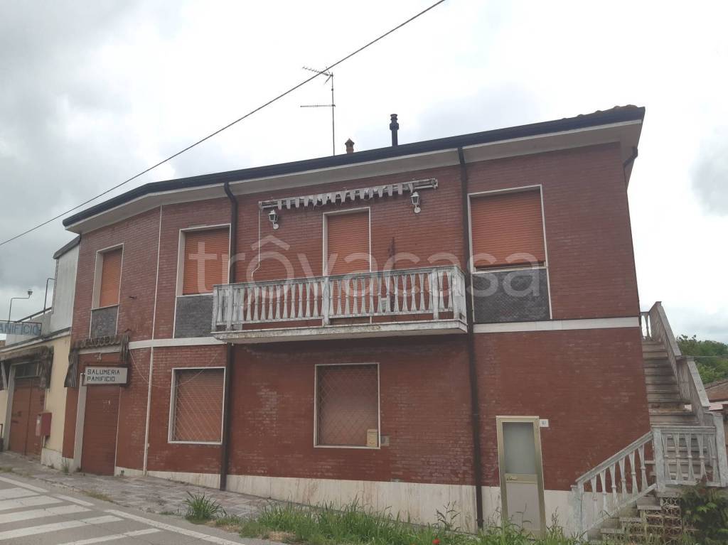 casa indipendente in vendita a Ferrara in zona Cona