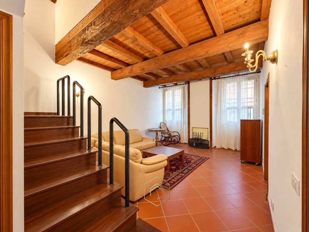 casa indipendente in vendita a Ferrara in zona Centro Storico