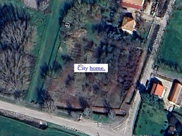 terreno edificabile in vendita a Ferrara in zona Casaglia