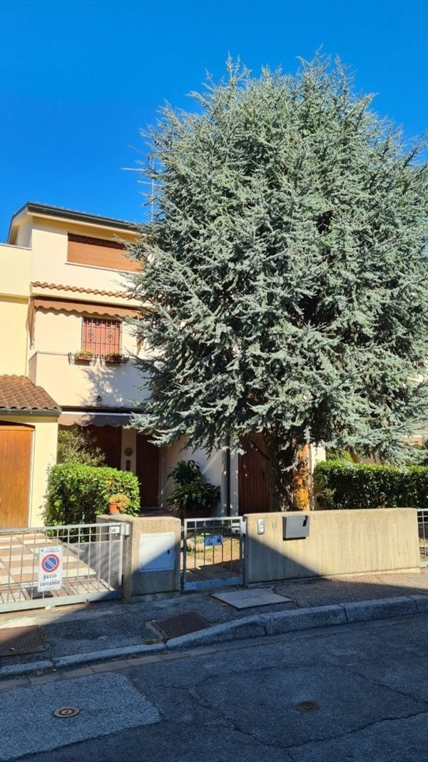 casa indipendente in vendita a Ferrara