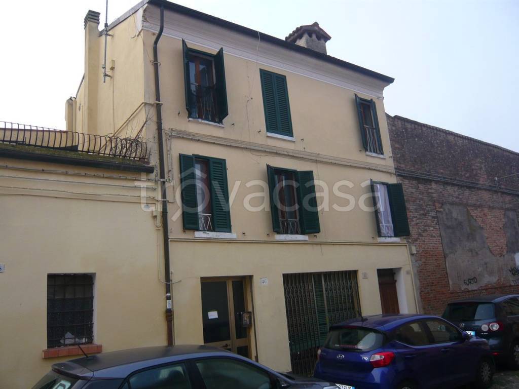 appartamento in vendita a Ferrara in zona Centro Storico