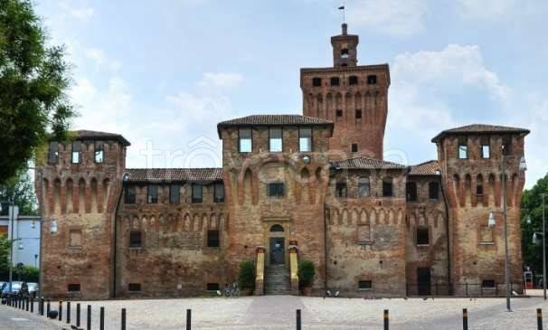 appartamento in vendita a Ferrara in zona Centro Storico