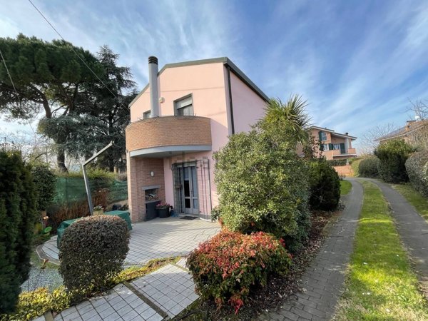 casa indipendente in vendita a Ferrara in zona Pontegradella