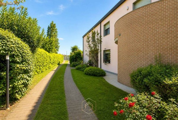 casa indipendente in vendita a Ferrara in zona Pontegradella