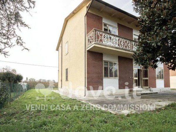 casa indipendente in vendita a Ferrara in zona Cona