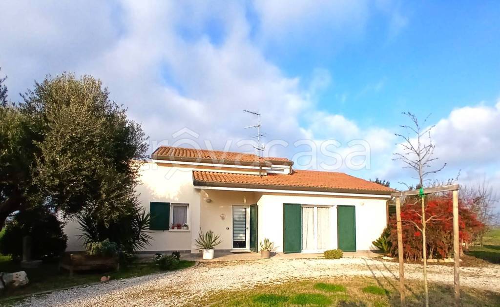 casa indipendente in vendita a Ferrara in zona Contrapò