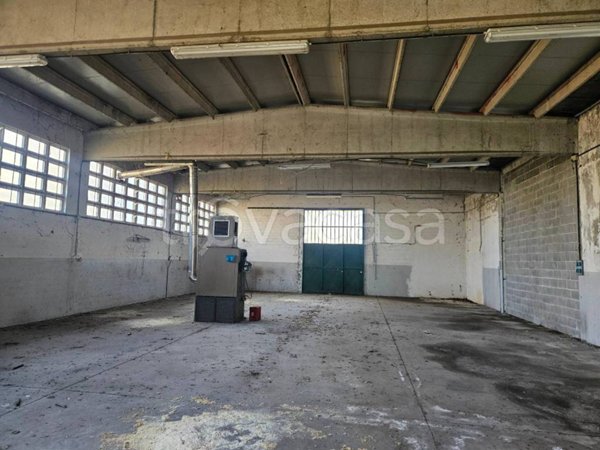 locale commerciale in vendita a Ferrara in zona Casaglia