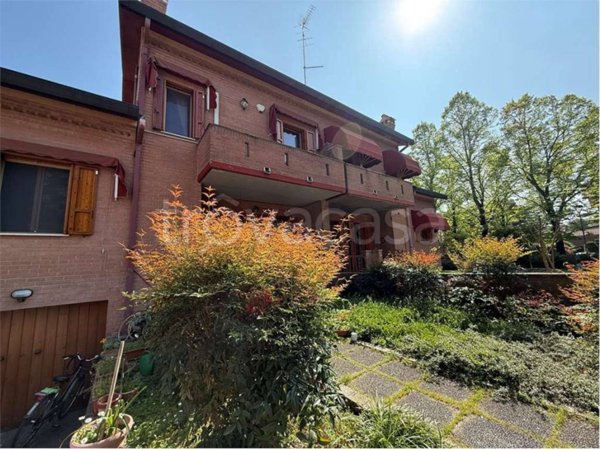 casa indipendente in vendita a Ferrara