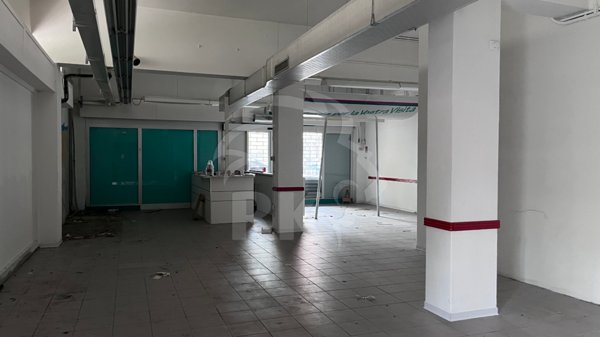 locale commerciale in vendita a Ferrara in zona Centro Storico