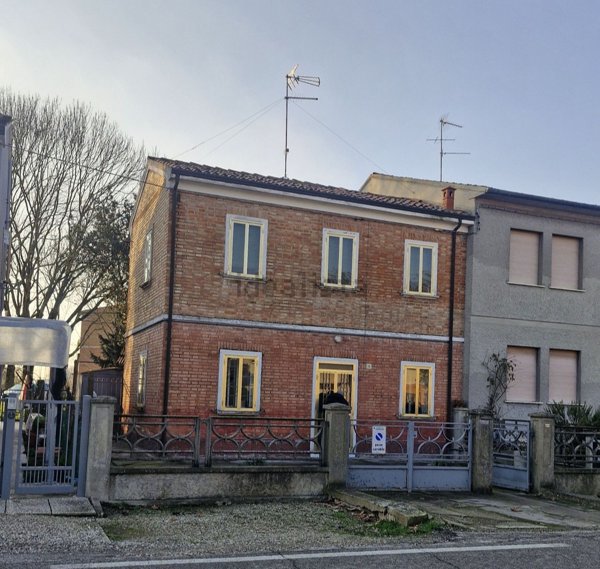 casa indipendente in vendita a Ferrara in zona Cona