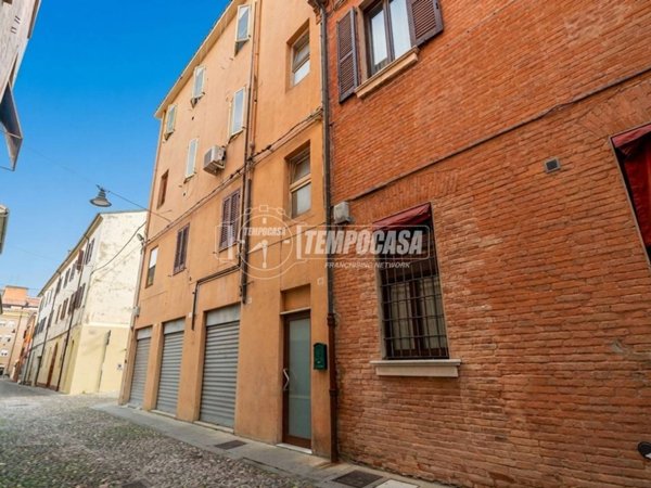 appartamento in vendita a Ferrara in zona Centro Storico