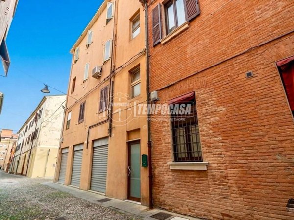 appartamento in vendita a Ferrara in zona Centro Storico