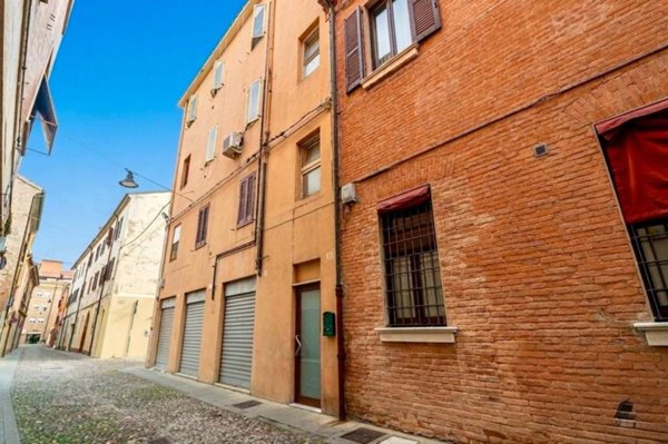 appartamento in vendita a Ferrara in zona Centro Storico