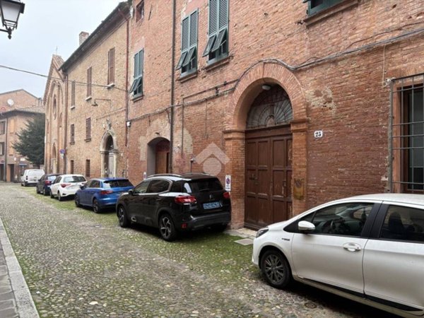 appartamento in vendita a Ferrara in zona Centro Storico