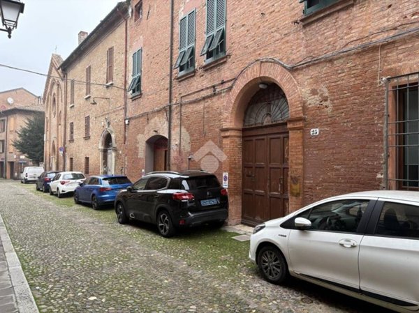 appartamento in vendita a Ferrara in zona Centro Storico