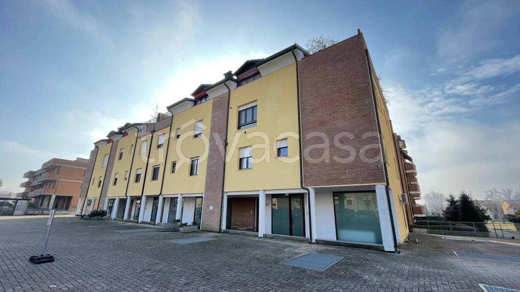 appartamento in vendita a Ferrara in zona Quartiere Giardino / Acquedotto