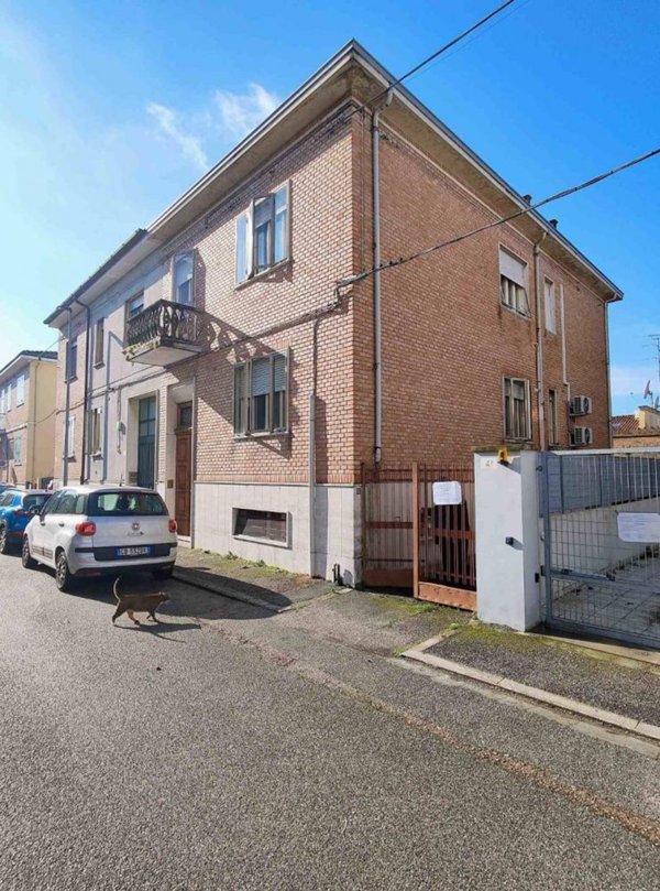 casa indipendente in vendita a Ferrara