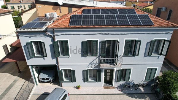 casa indipendente in vendita a Ferrara