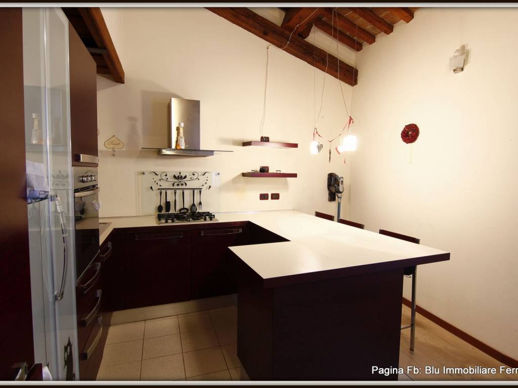 appartamento in vendita a Ferrara in zona Centro Storico