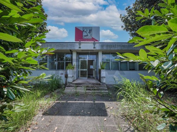 locale commerciale in vendita a Ferrara in zona Porotto / Cassana