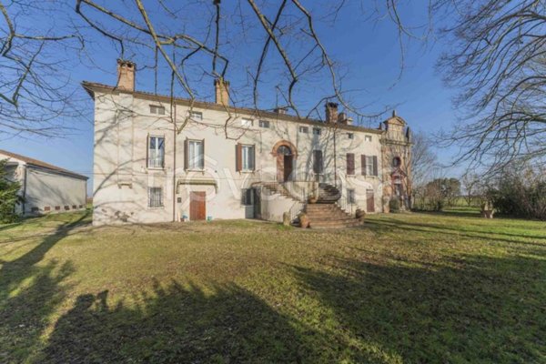 appartamento in vendita a Ferrara in zona Centro Storico