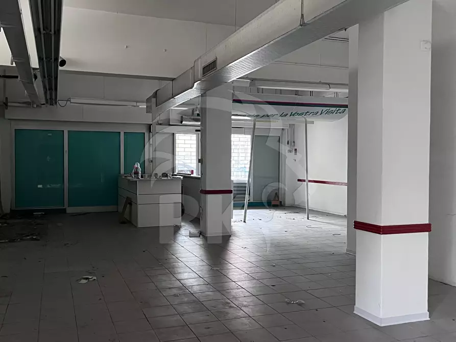 locale commerciale in vendita a Ferrara