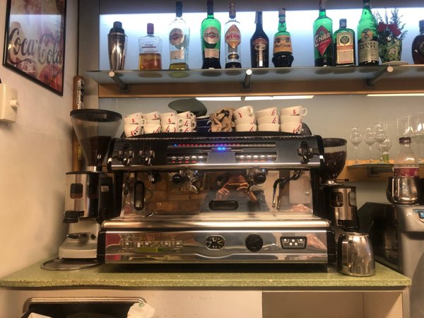 negozio in vendita a Ferrara in zona Centro Storico