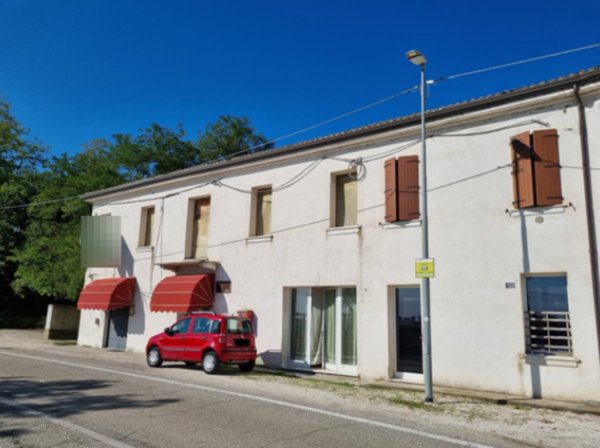 negozio in vendita a Ferrara