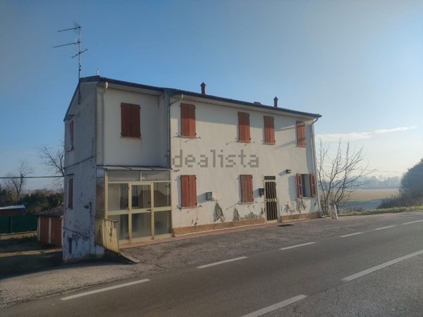 casa indipendente in vendita a Ferrara in zona Porotto / Cassana