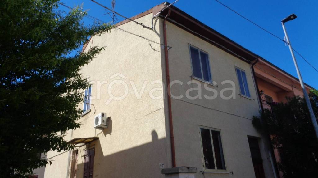 casa indipendente in vendita a Ferrara