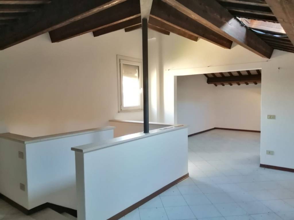 casa indipendente in vendita a Ferrara in zona Centro Storico