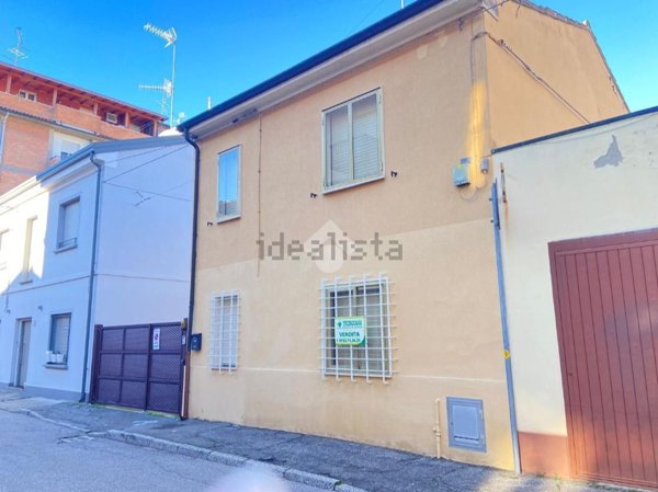 casa indipendente in vendita a Ferrara