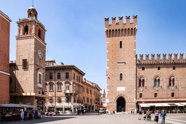 appartamento in vendita a Ferrara in zona Centro Storico