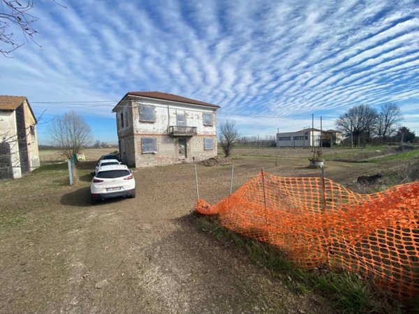 casa indipendente in vendita a Ferrara in zona San Martino