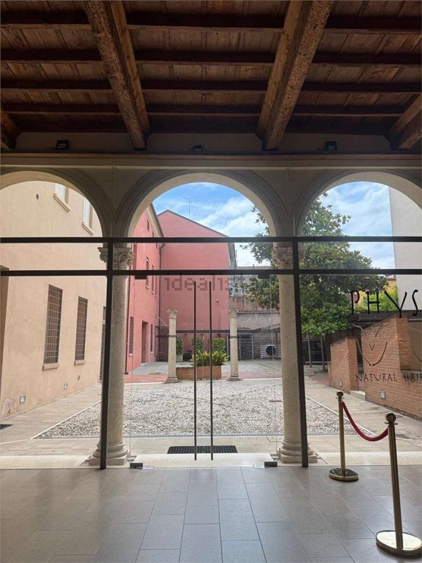 appartamento in vendita a Ferrara in zona Centro Storico