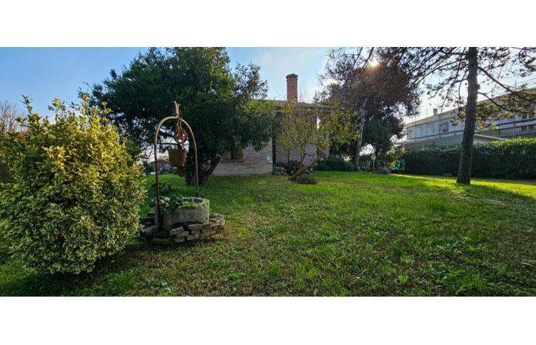 casa indipendente in vendita a Ferrara